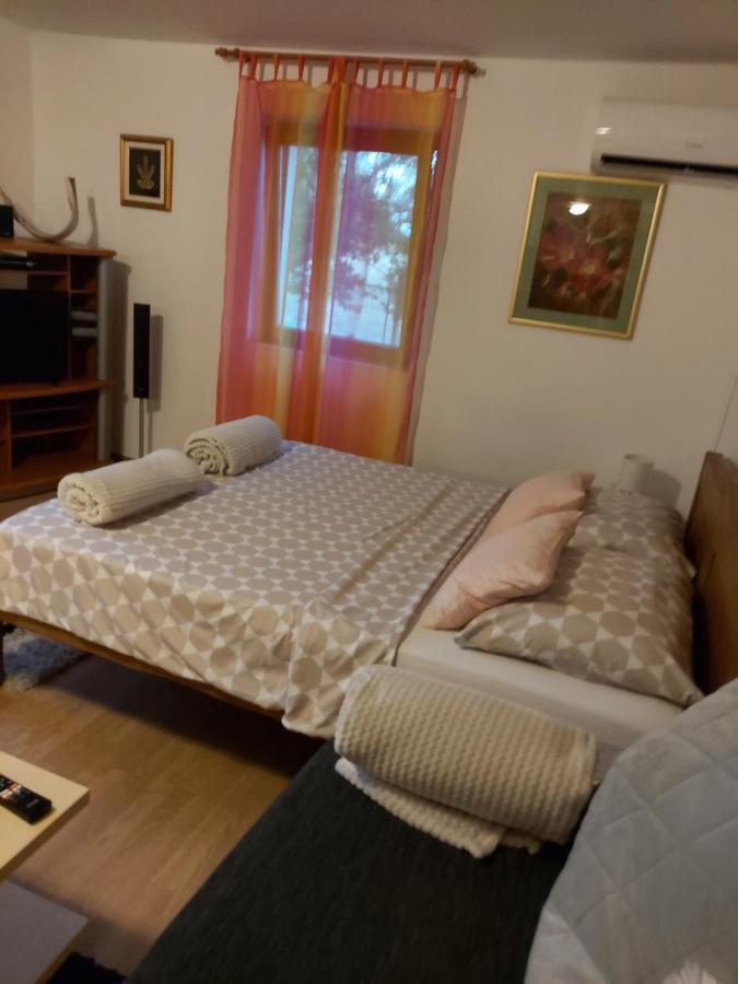 Studio Apartman Kotro Beli Manastir Exterior foto